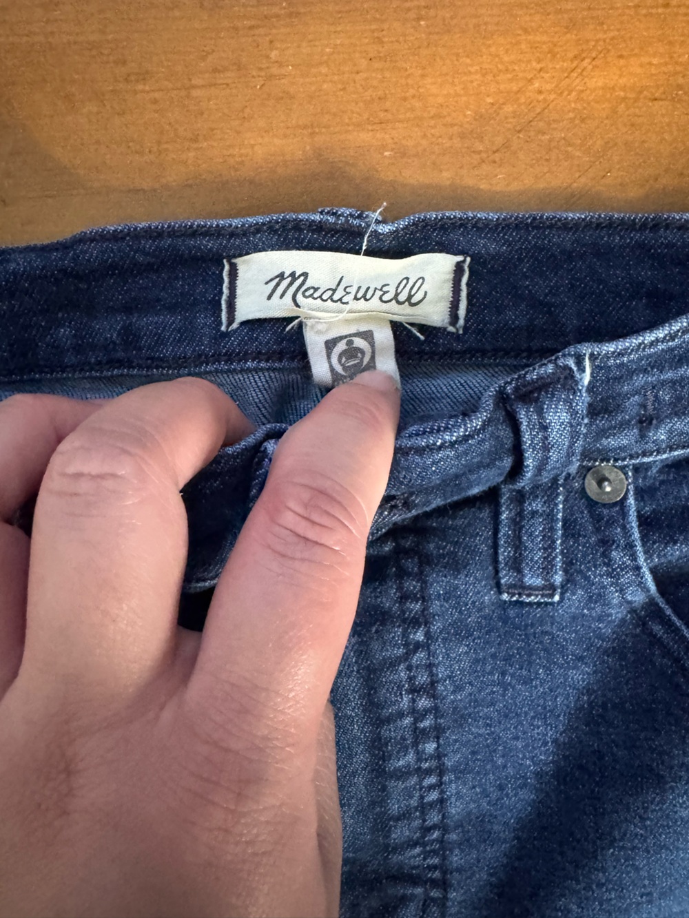 Madewell Women’s Skinny Jeans in Dark Blue Denim - Picture 4 of 5